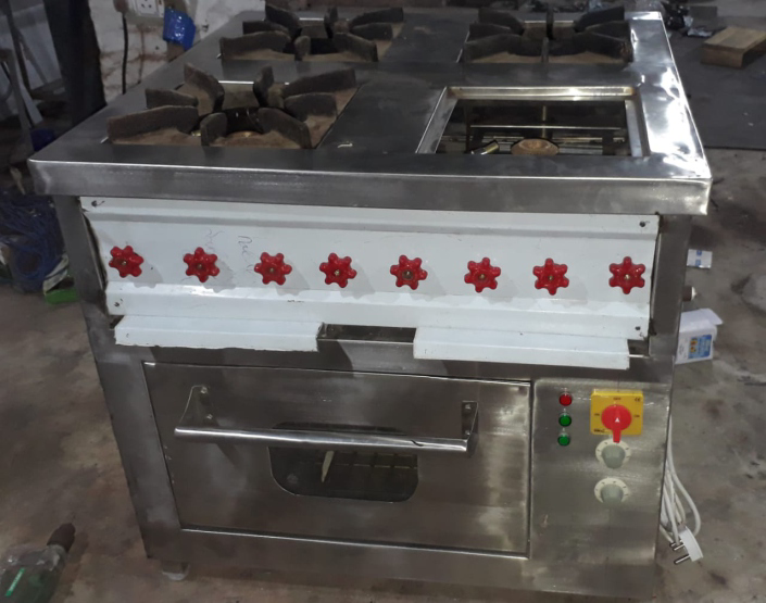 Eight Burner Cooking Range with Oven