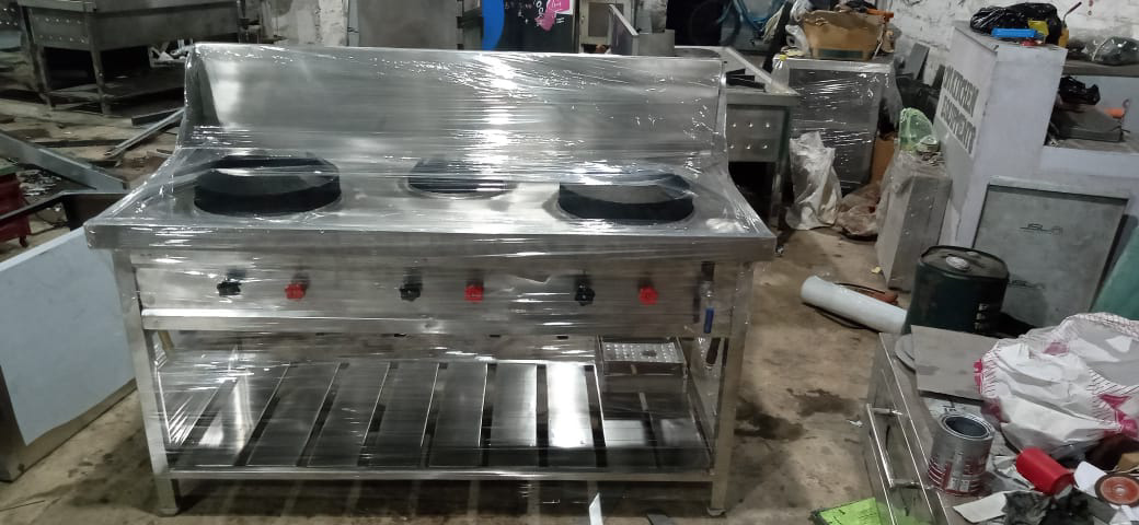 Cooking range ready for dispatch